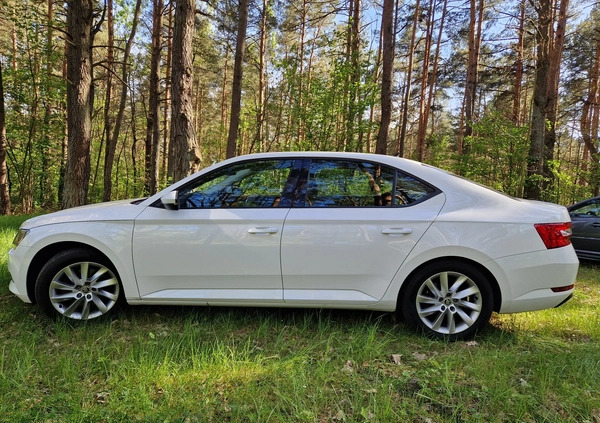 Skoda Superb cena 87500 przebieg: 80000, rok produkcji 2018 z Sosnowiec małe 301